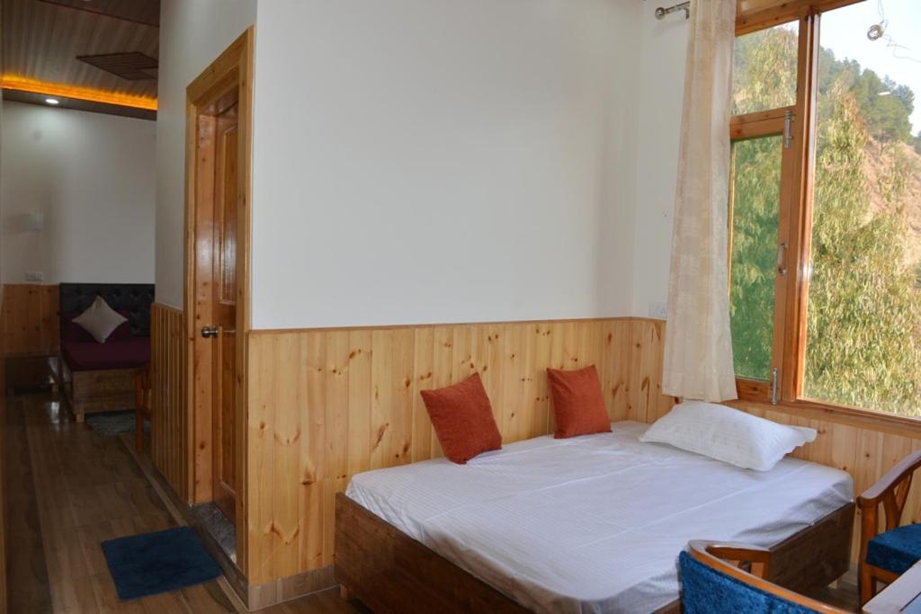 Tulip Flowing River View Hotel. Shamshi Exterior photo