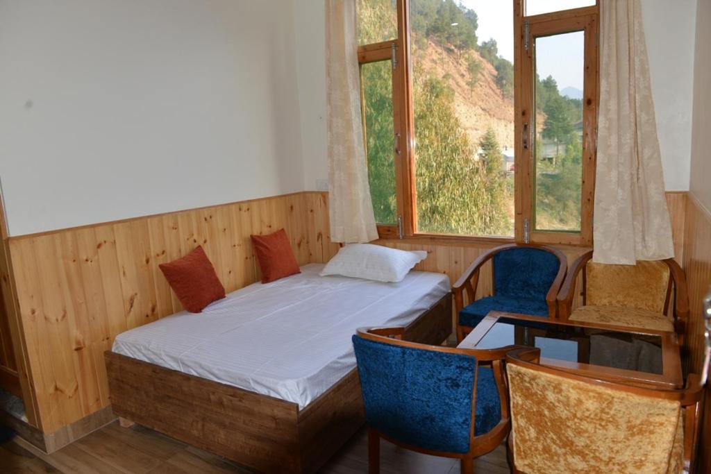 Tulip Flowing River View Hotel. Shamshi Exterior photo