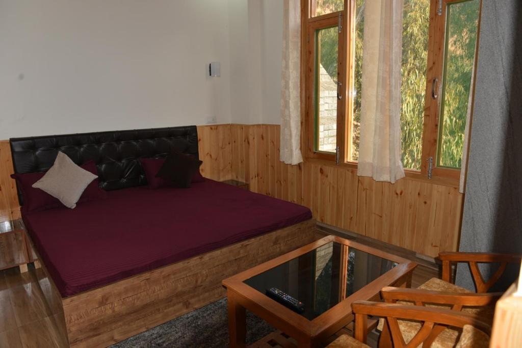Tulip Flowing River View Hotel. Shamshi Exterior photo