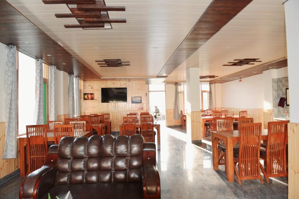 Tulip Flowing River View Hotel. Shamshi Exterior photo