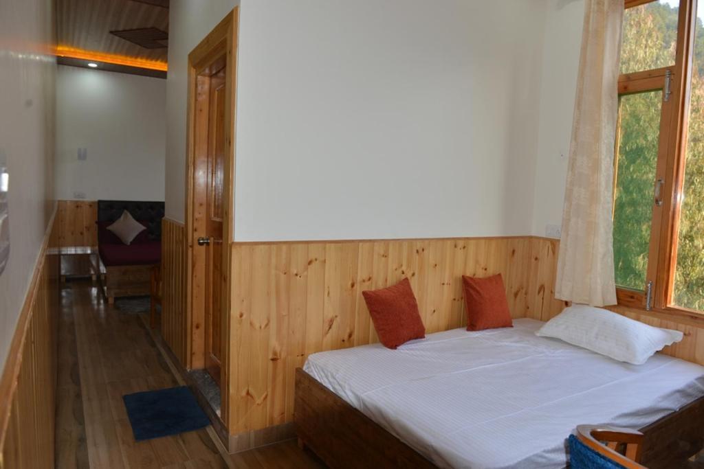 Tulip Flowing River View Hotel. Shamshi Exterior photo